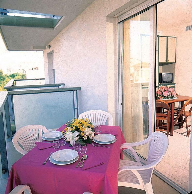 Residence Hotel Club House Cattolica Luaran gambar
